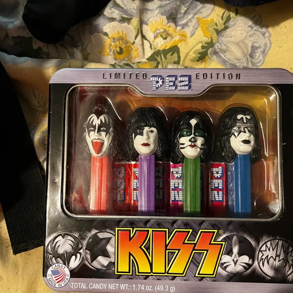 PEZ LIMITED EDITION KIZZ CANDY - Picture 1 of 2